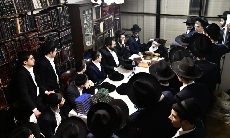 בליל תענית אסתר: הגאון הישיש מסר שיעור ביארצייט של אביו