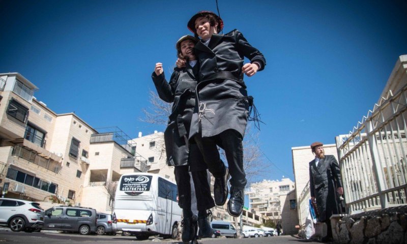 פורים בביתר ובעמנואל כפי שלא ראיתם אף פעם: הצלם ארי קופרשטוק עם גלריה מהשטח