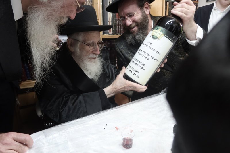 באדיבות המצלם