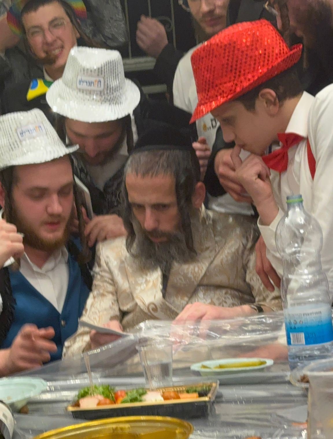 באדיבות המצלם