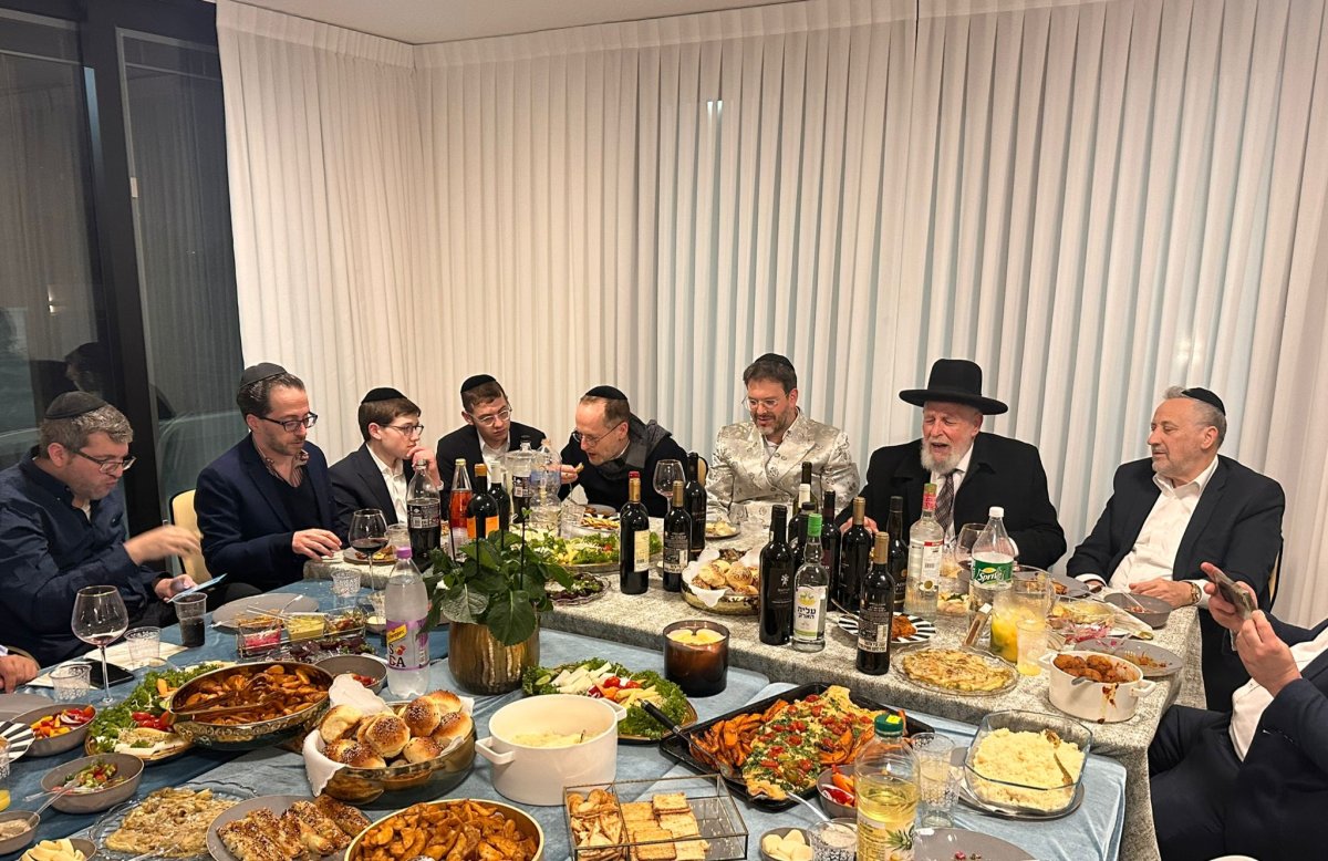 באדיבות המצלם