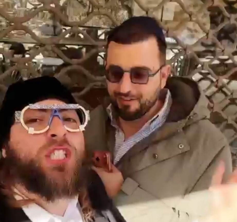 באדיבות המצלם