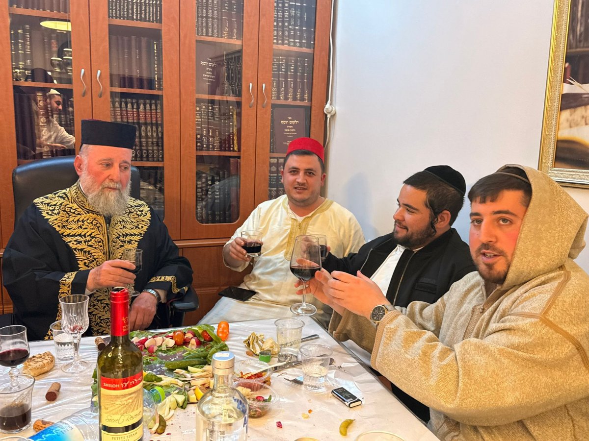באדיבות המצלם