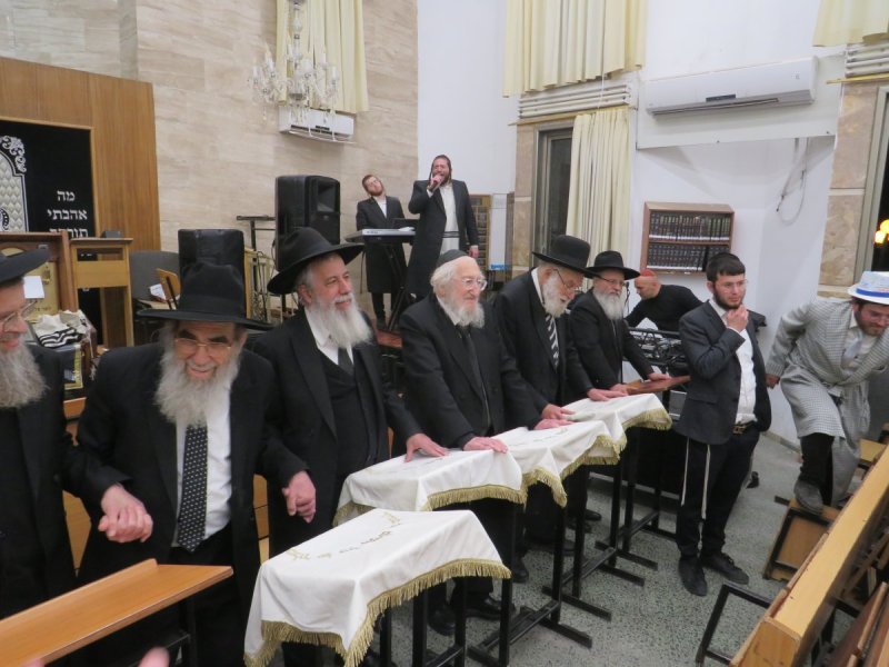 באדיבות המצלם