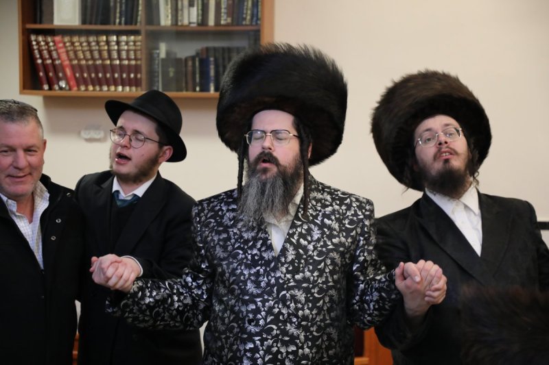 באדיבות המצלם