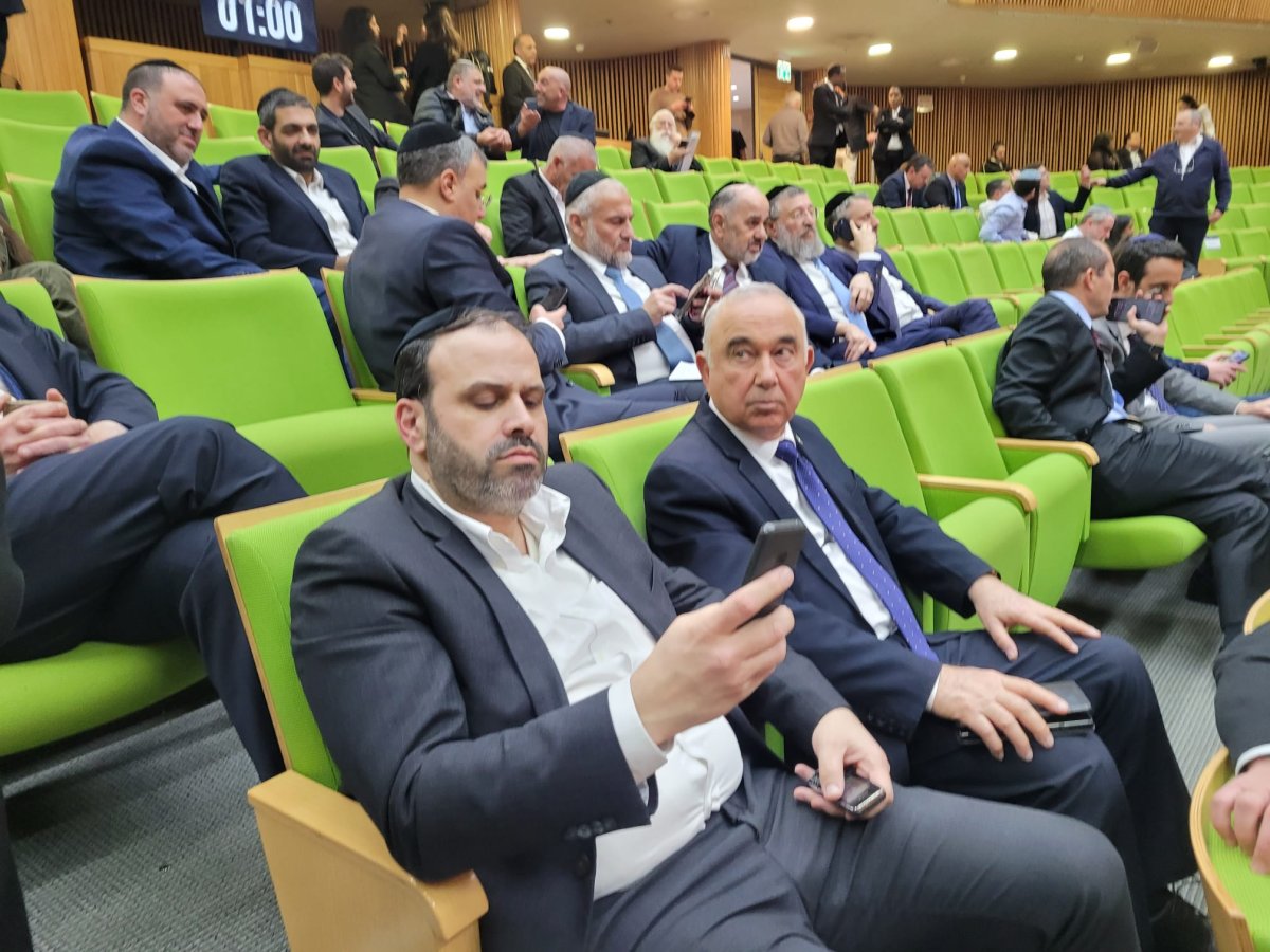 באדיבות המצלם
