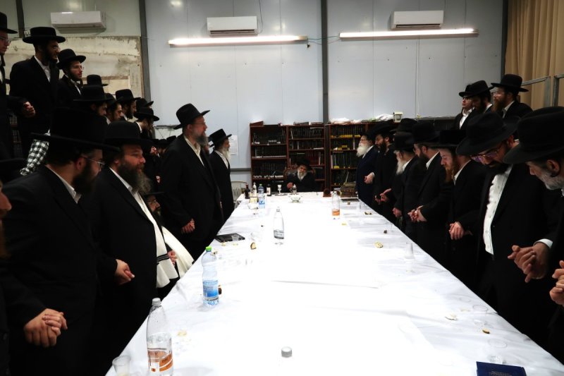 באדיבות המצלם
