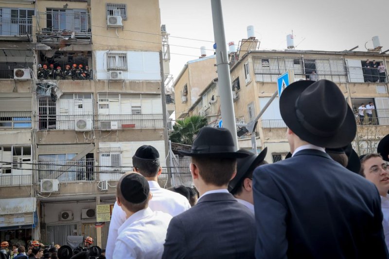 אריאל סר