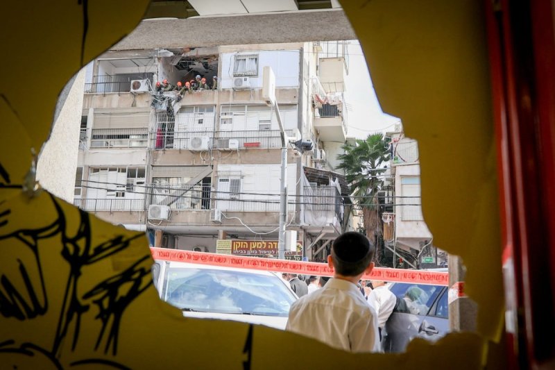 אריאל סר