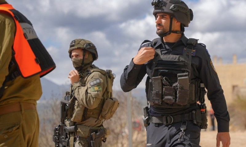 חשש לאירוע ביטחוני: סריקות אחר רעול פנים במדי צה"ל
