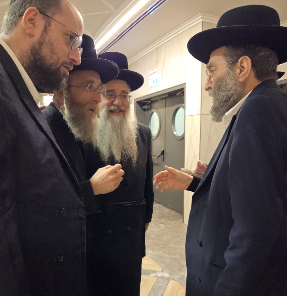באדיבות המצלם