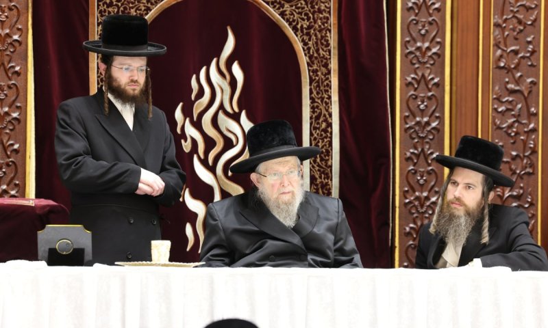 תיעוד מחצר סלונים: סיומי הש"ס שנלמדו בימי השובבי"ם לזכרו של ה'נתיבות שלום'