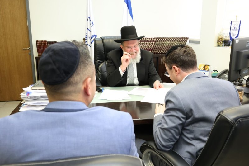 באדיבות המצלם