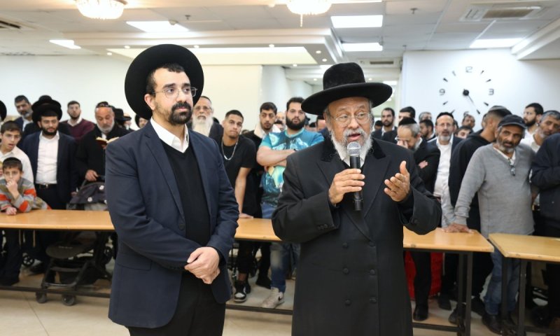 תיעוד מראש העין: חלוקת הגר"א עפג'ין לאלפים מהדרום ועד הצפון
