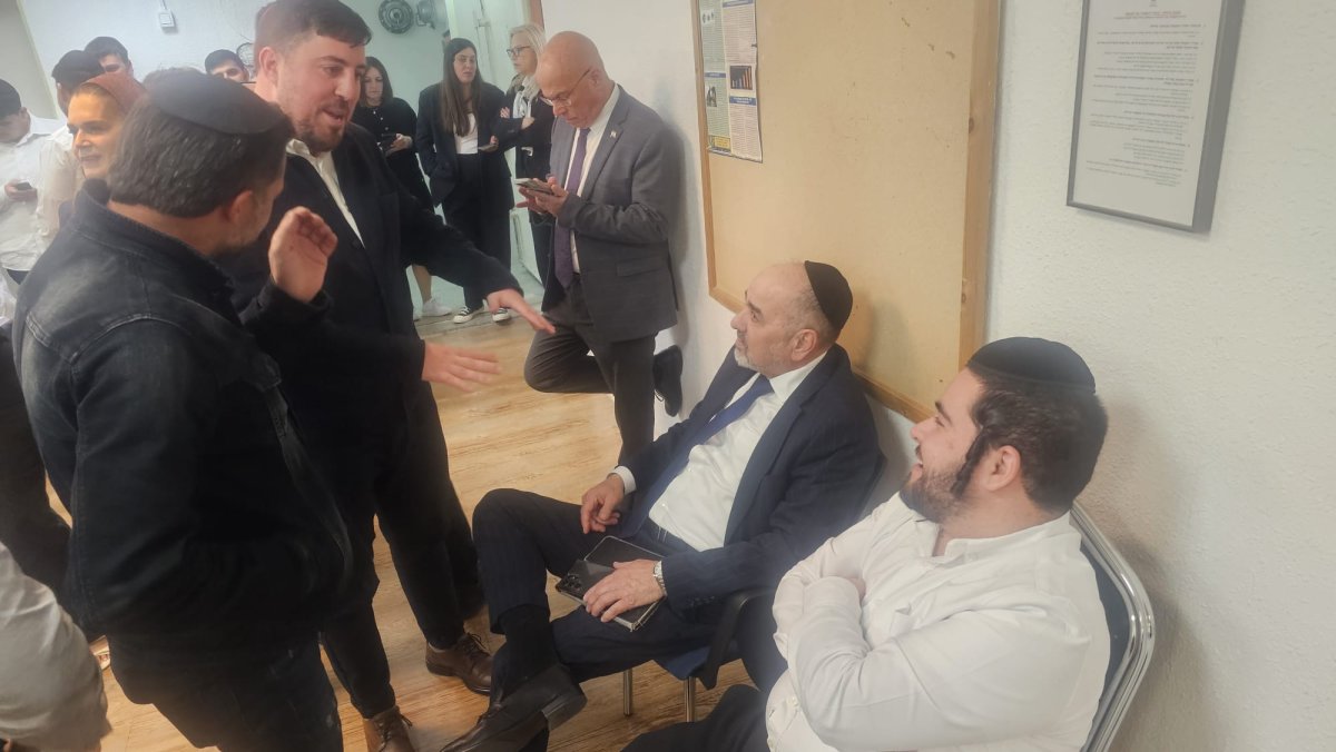 באדיבות המצלם