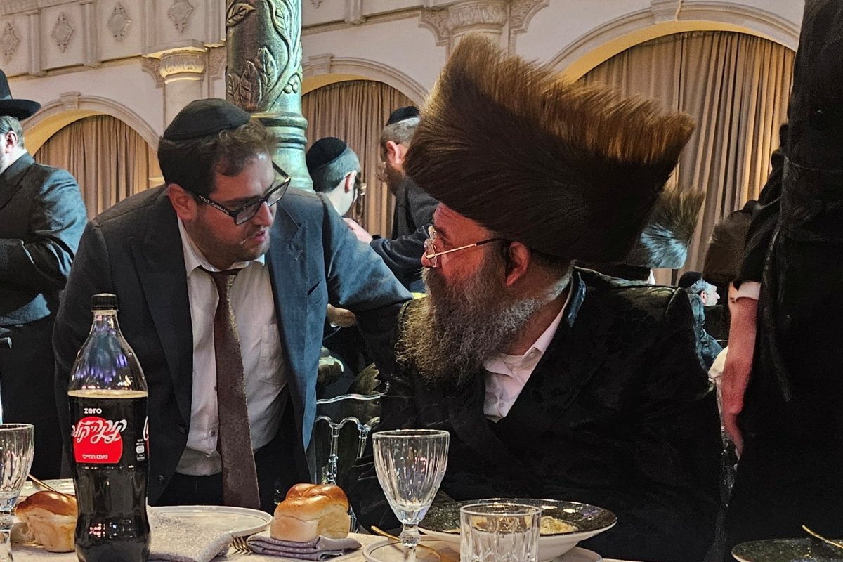 באדיבות המצלם