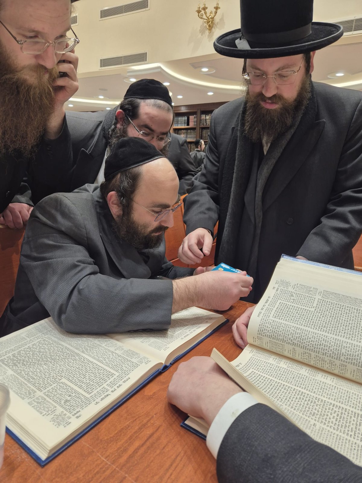 באדיבות המצלם