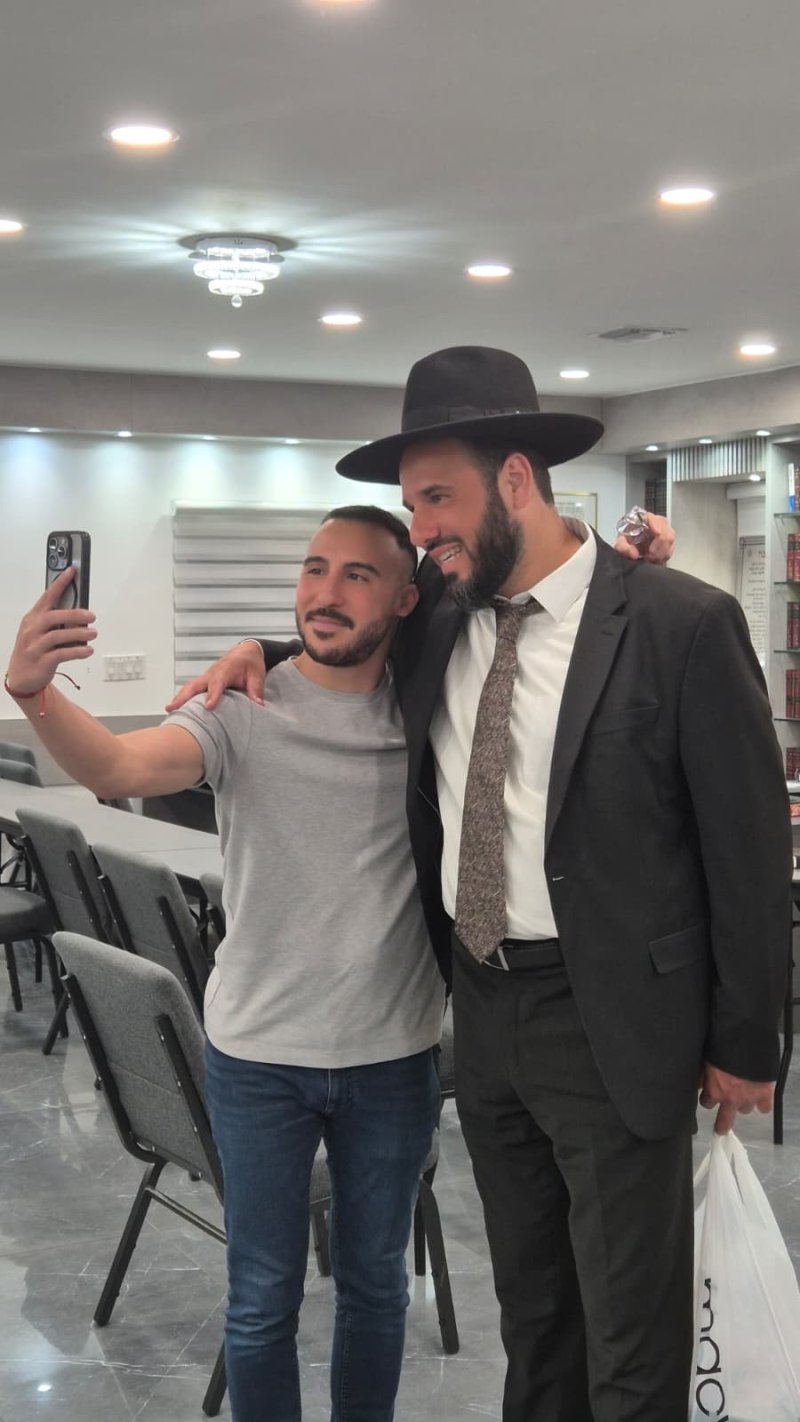 באדיבות המצלם