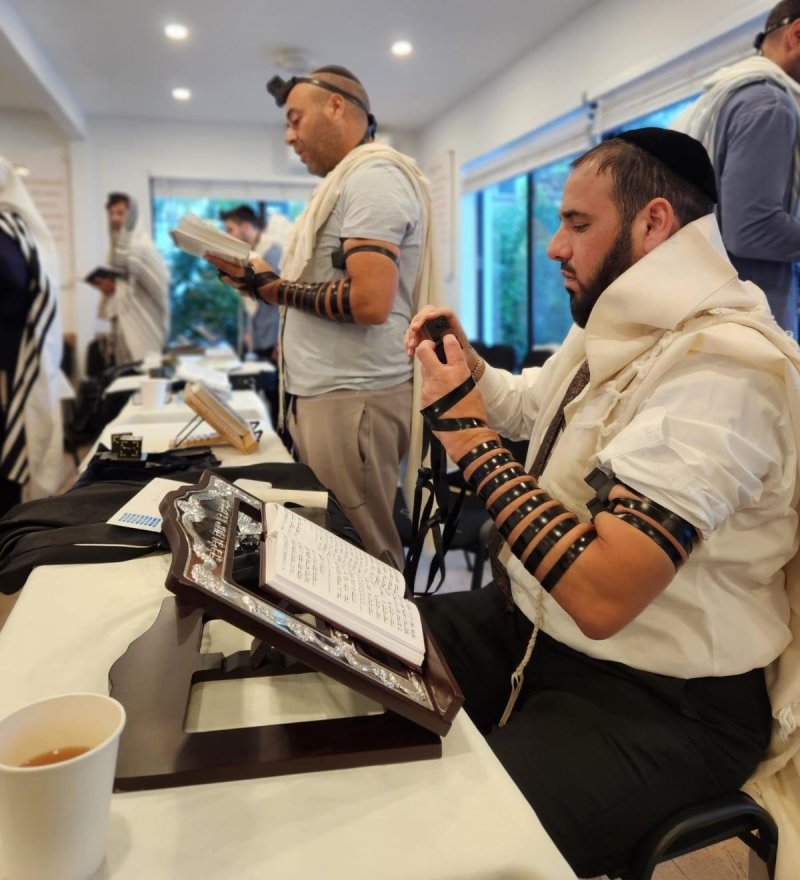 באדיבות המצלם