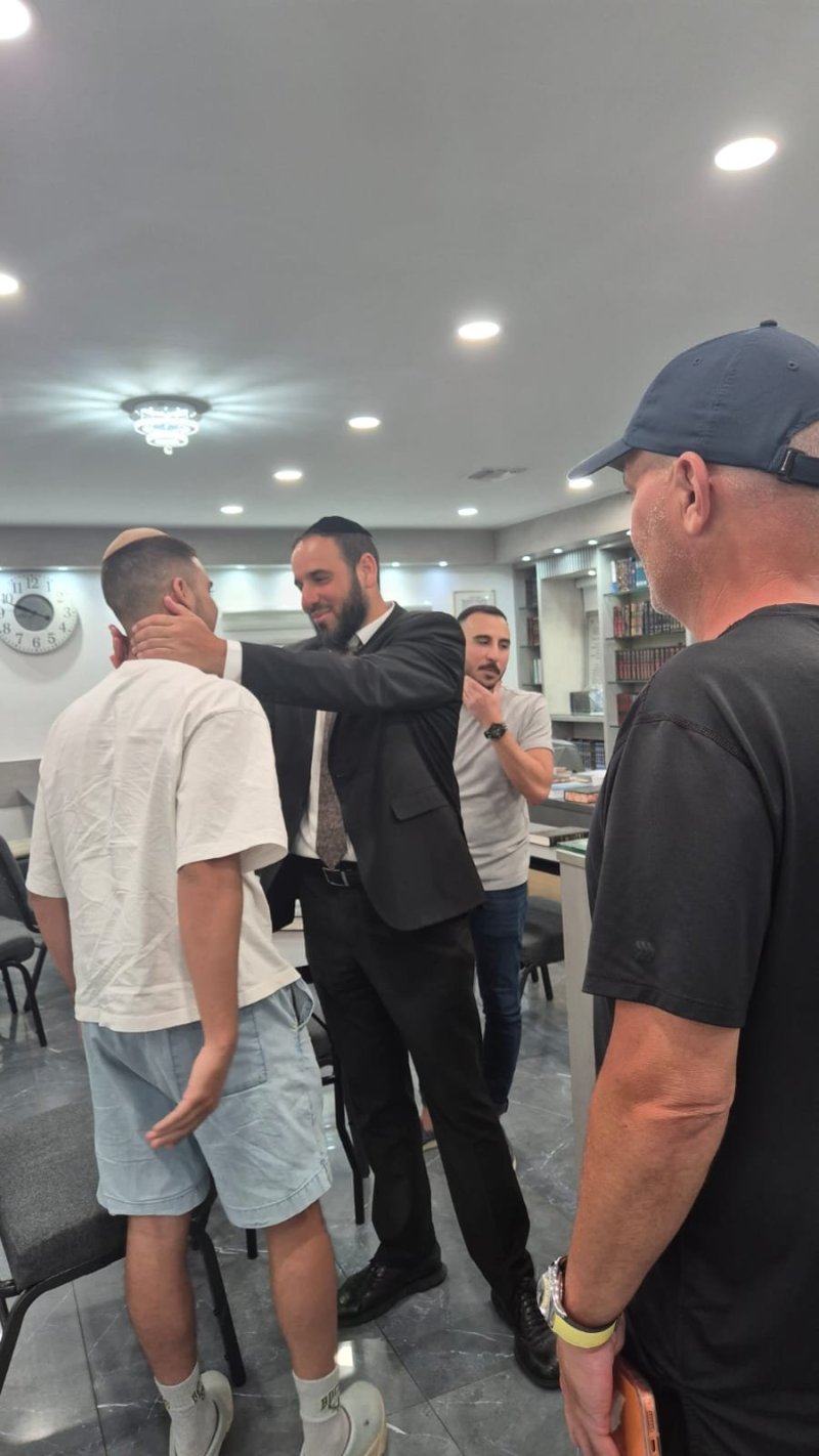 באדיבות המצלם