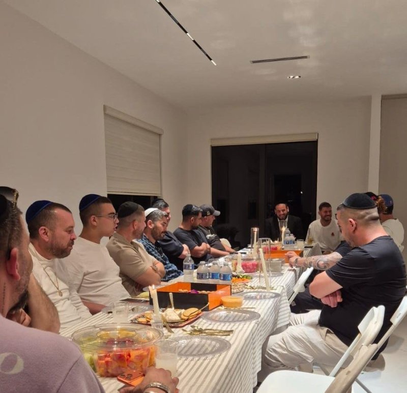באדיבות המצלם