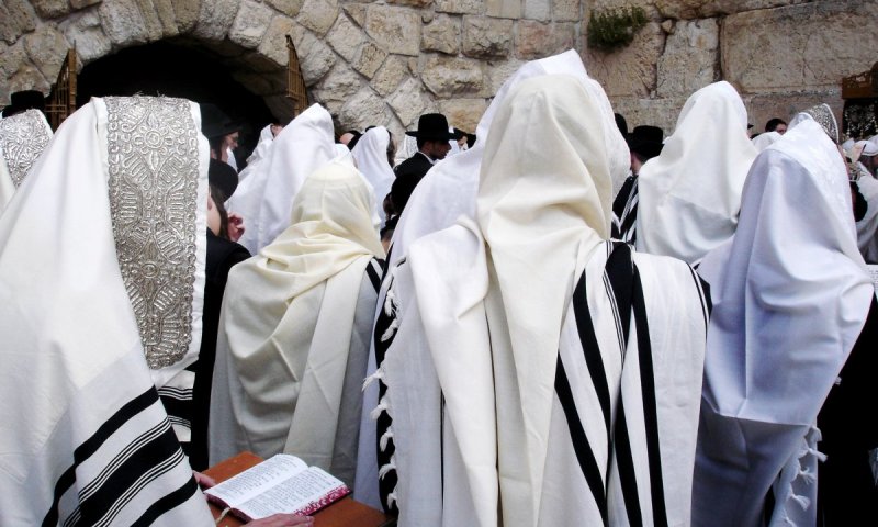 אש קודש או אש זרה? הפולמוס ששינה את נוסח התפילה