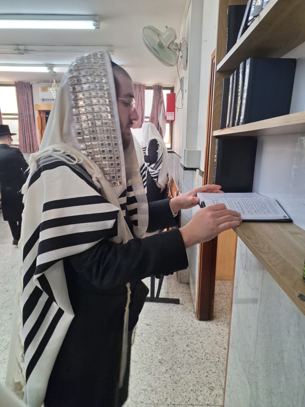 באדיבות המצלם
