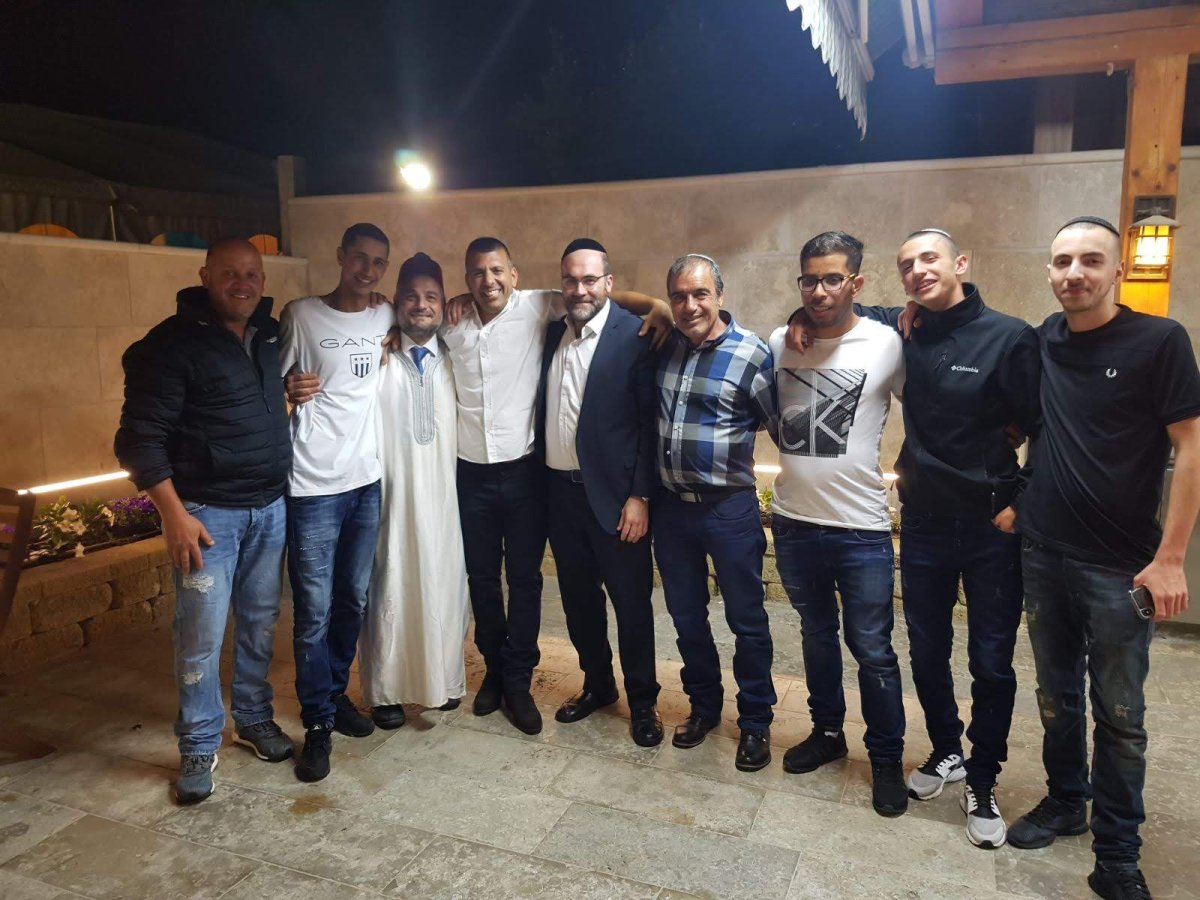 באדיבות המצלם
