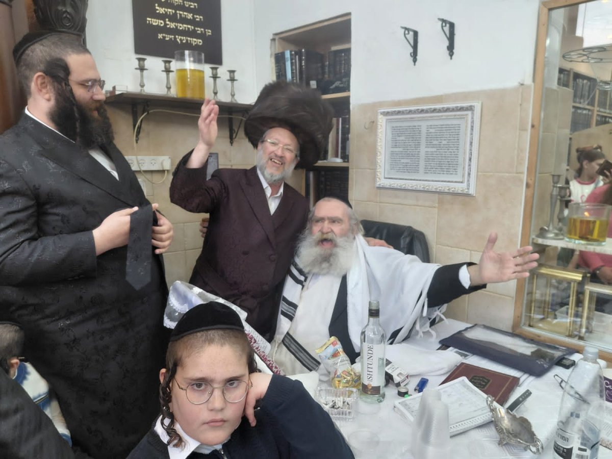 באדיבות המצלם