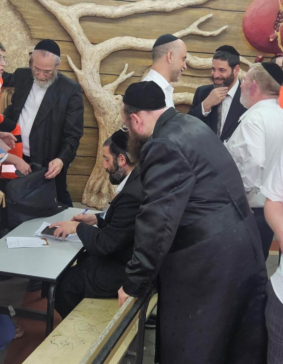 באדיבות המצלם
