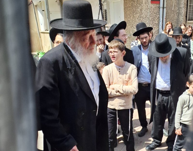 באדיבות המצלם