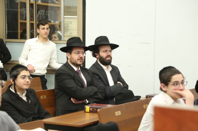 יחצ