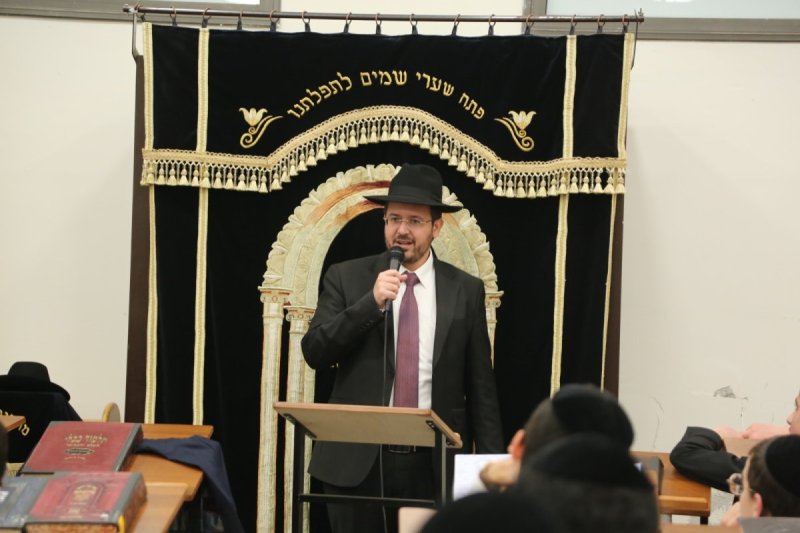 יחצ