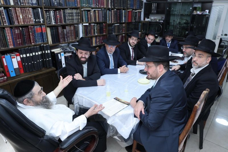 יחצ
