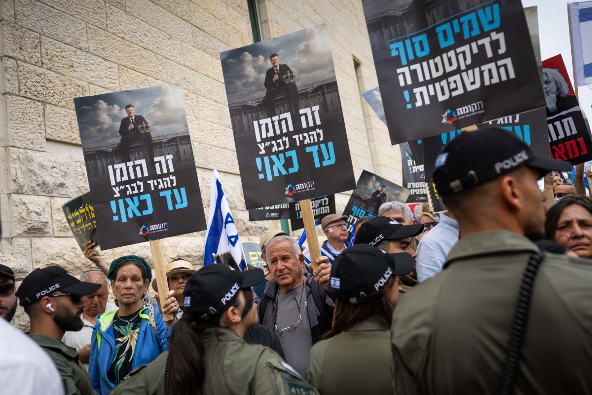 יונתן סינדל, פלאש 90