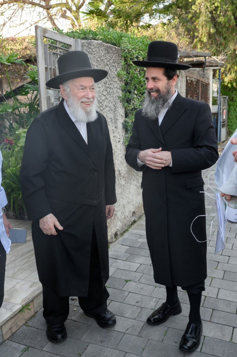 יחצ