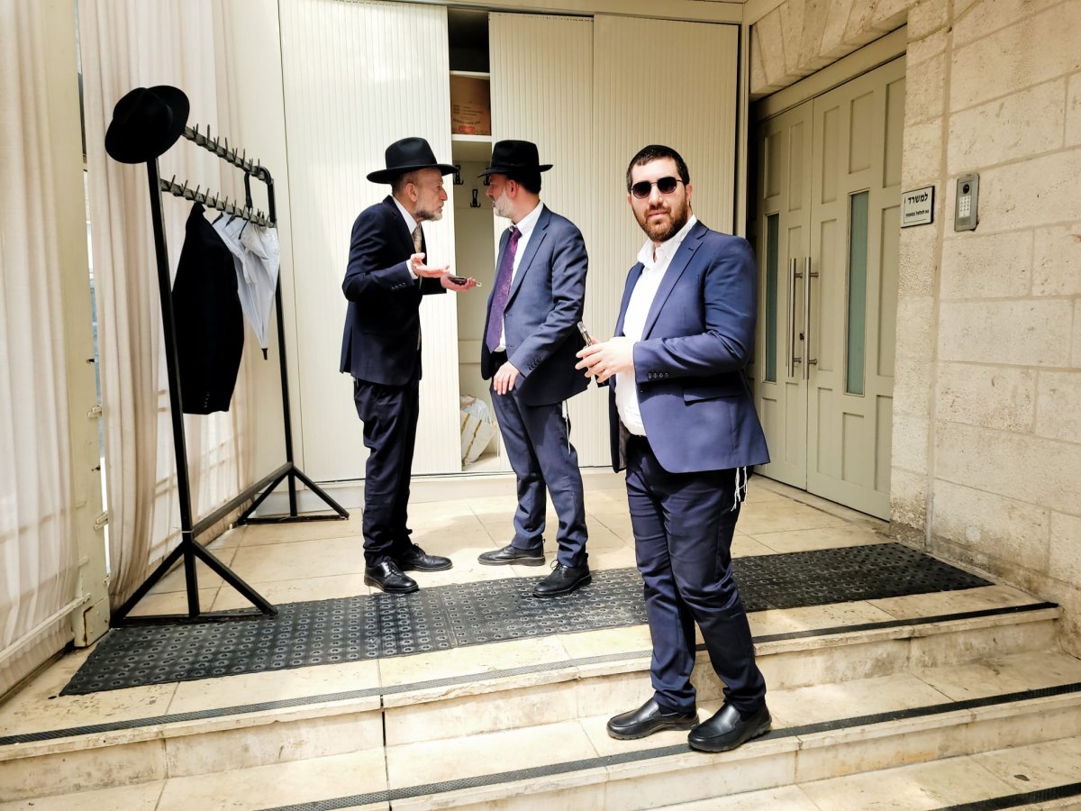 באדיבות המצלם