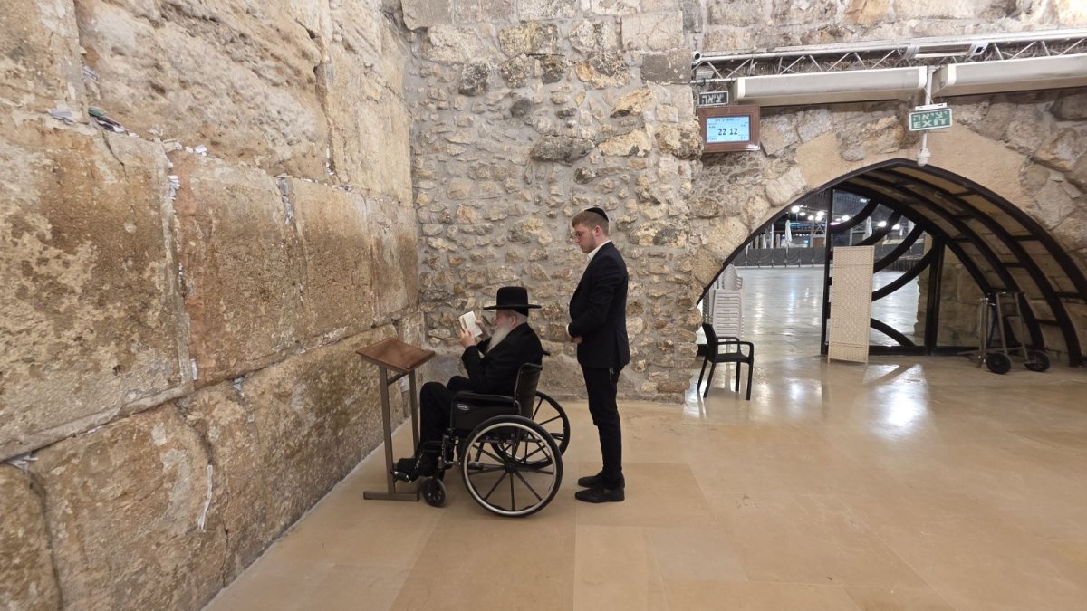 באדיבות המצלם