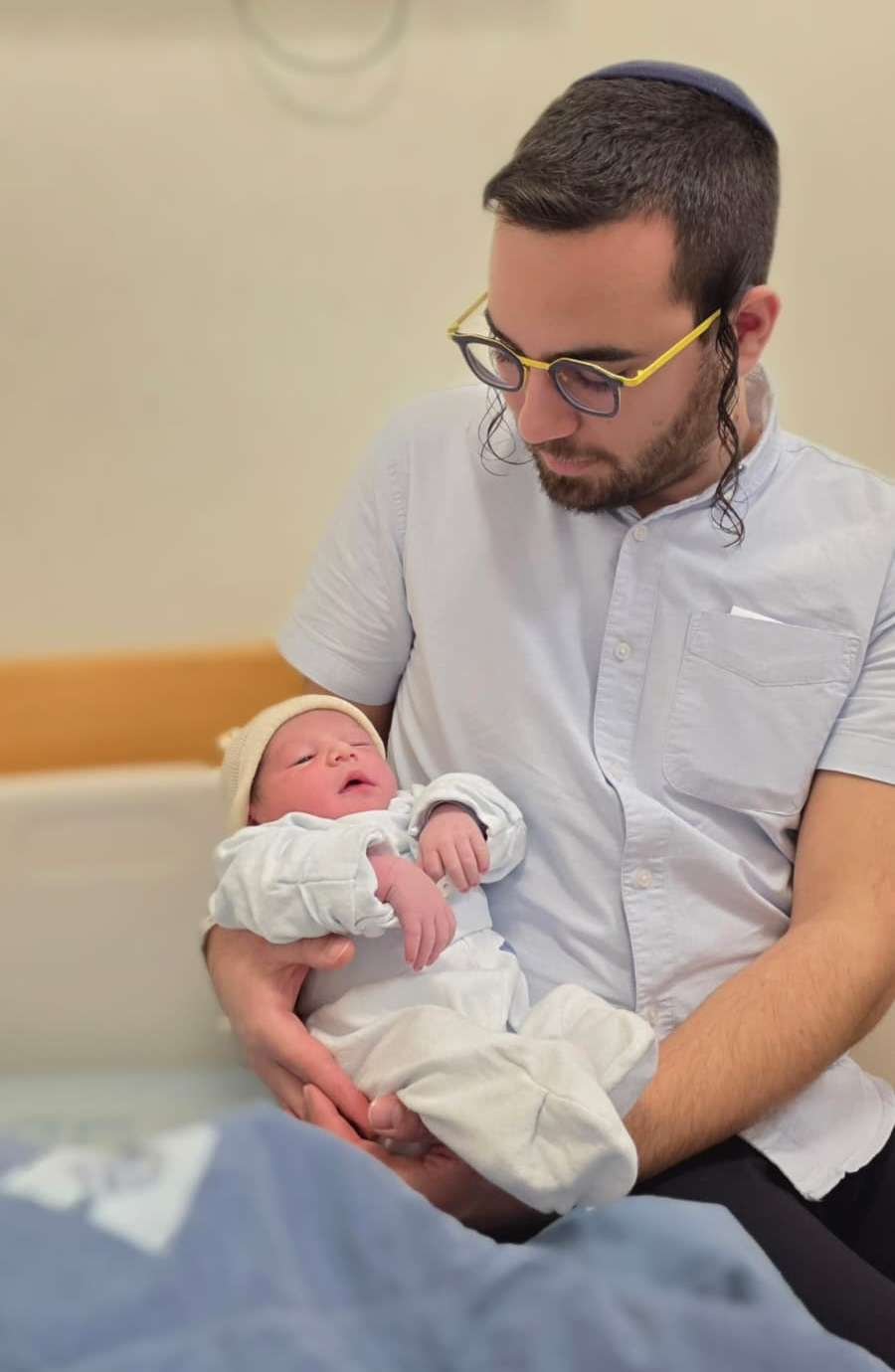 באדיבות המצלם