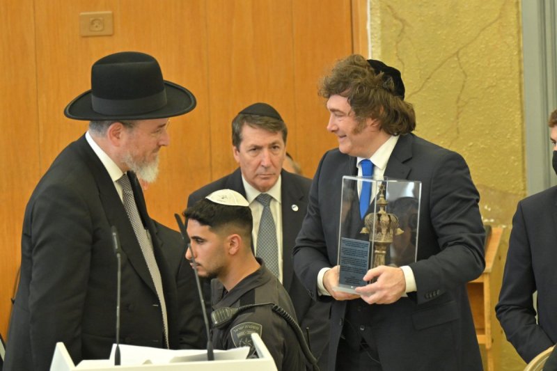 אריאל רבינסקי
