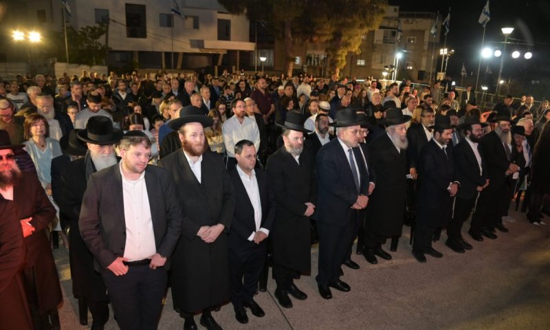 בני ברק התייחדה עם זכר הקדושים במעמד הזיכרון המרכזי בהר הבנים