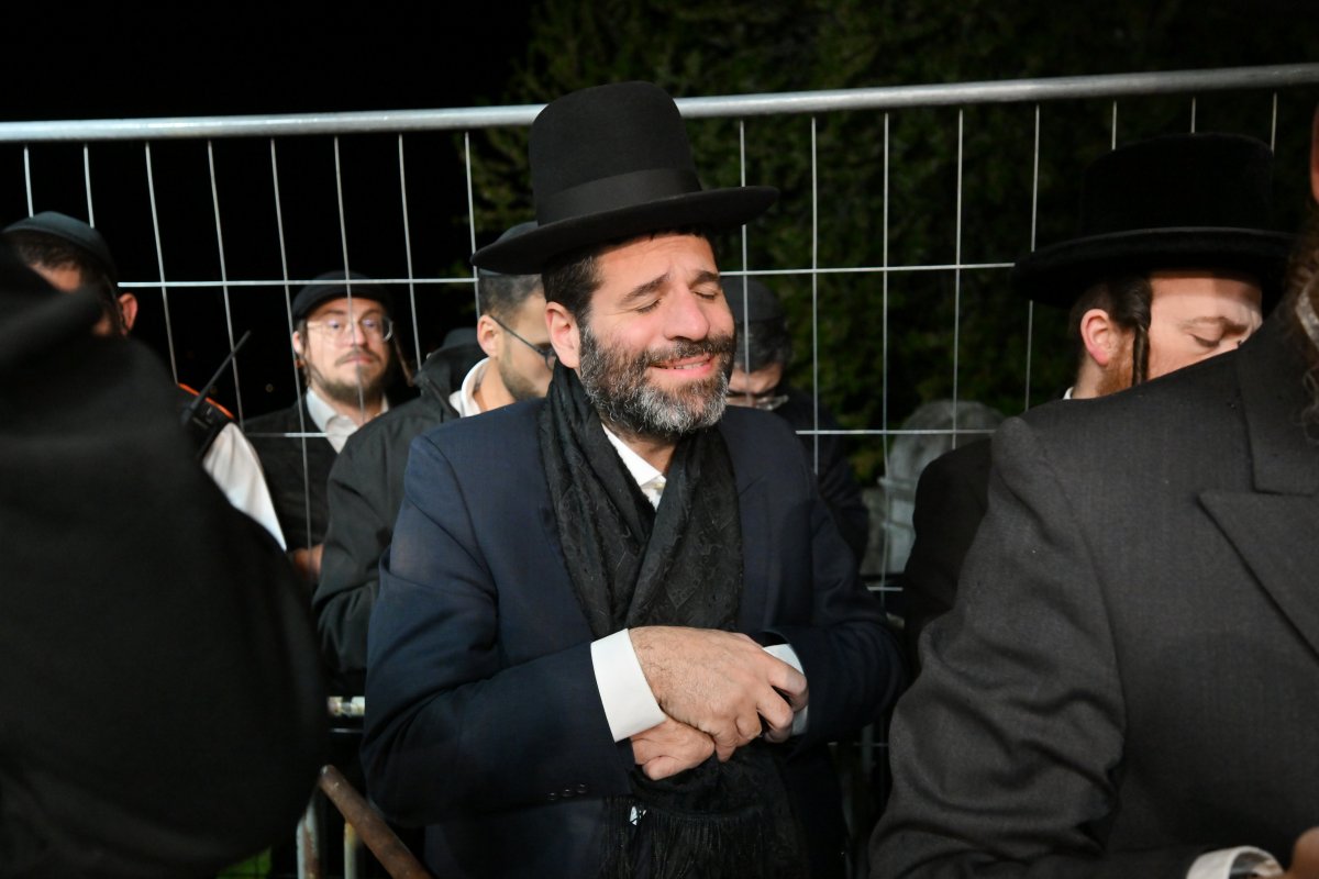 באדיבות המצלם