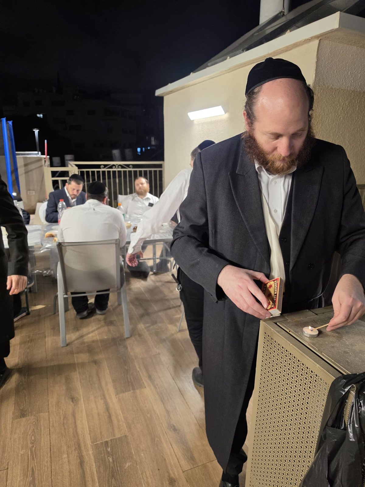באדיבות המצלם