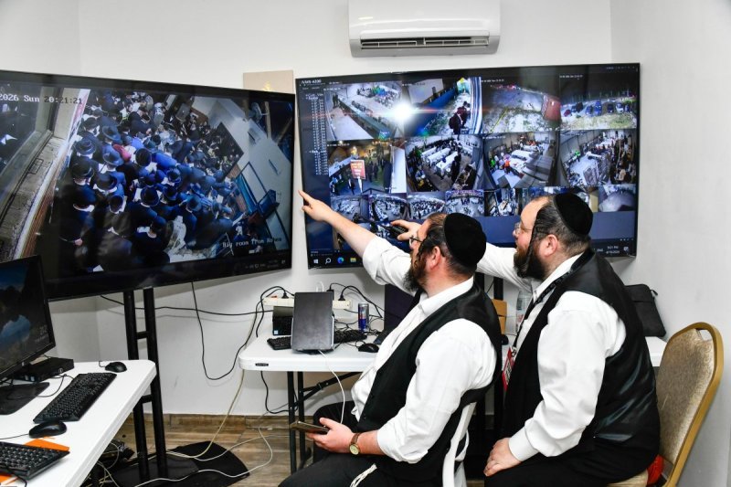 באדיבות המצלם