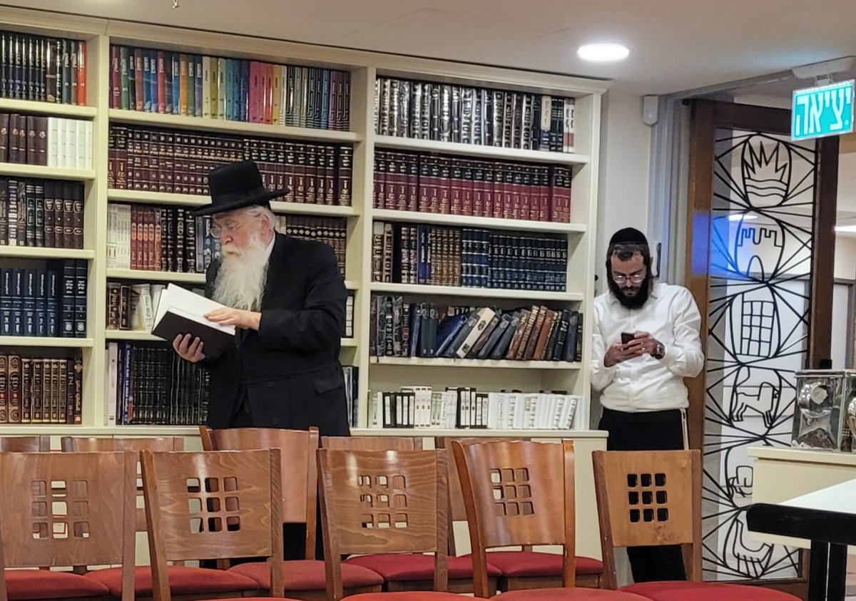 באדיבות המצלם