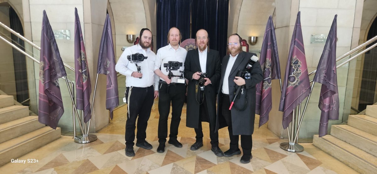 באדיבות המצלם
