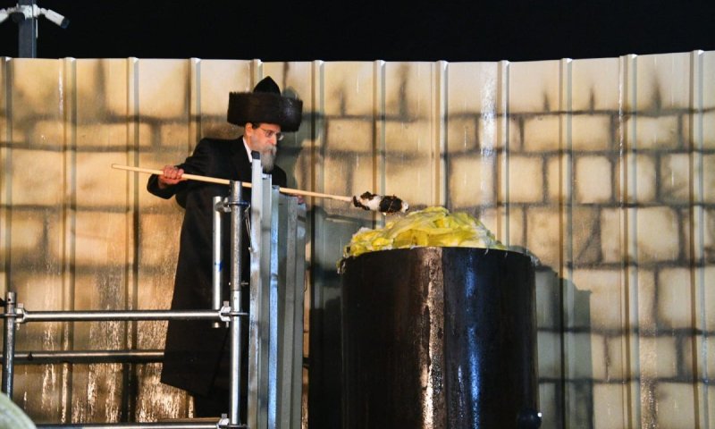 גלריה מסכמת ושידור חוזר: מעמד ההדלקה המרכזי של האדמו"ר מבאיאן
