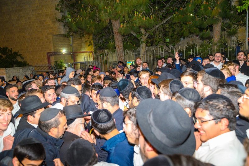 באדיבות המצלם