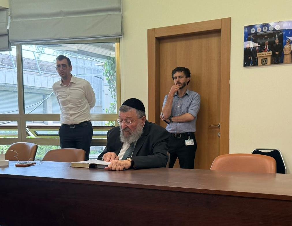 באדיבות המצלם
