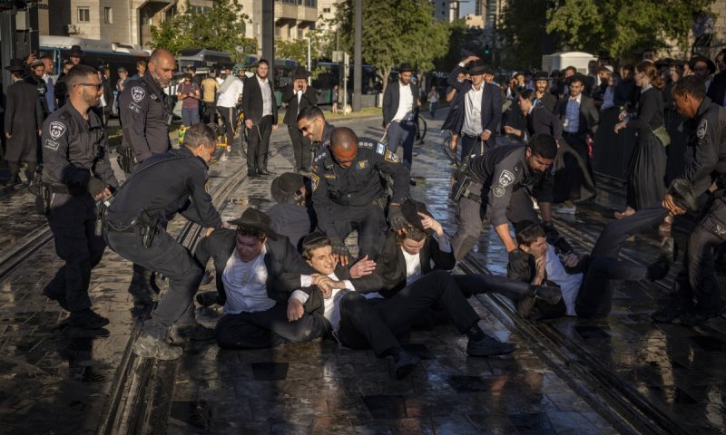 מפגין מהפלג הירושלמי נפצע קשה בצומת גנות מפגיעת אופנוע